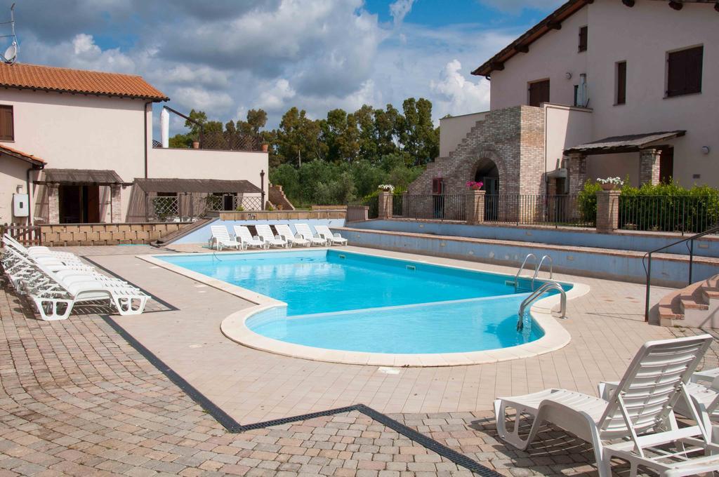 Borgo Valmarina Aparthotel Follonica Buitenkant foto