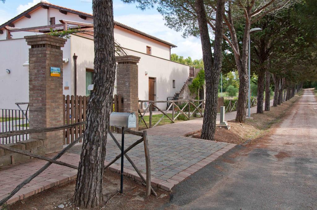 Borgo Valmarina Aparthotel Follonica Buitenkant foto
