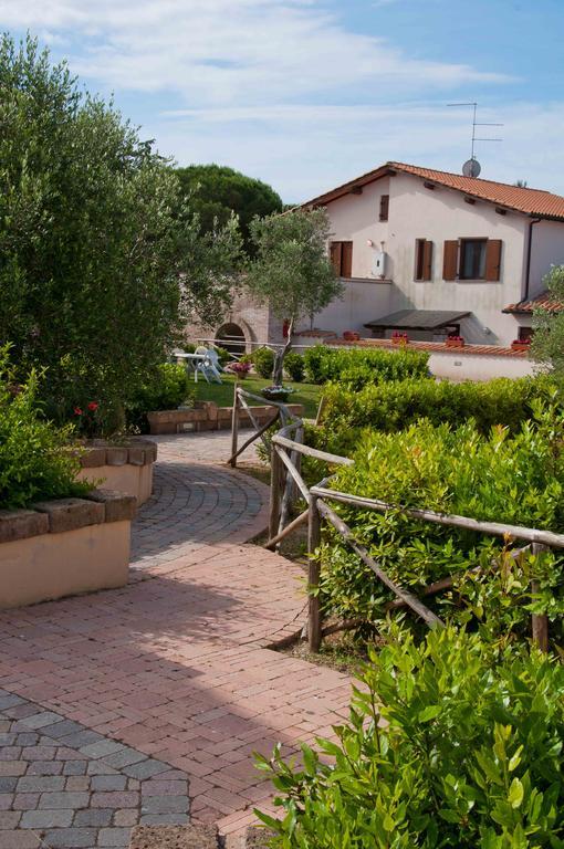 Borgo Valmarina Aparthotel Follonica Buitenkant foto