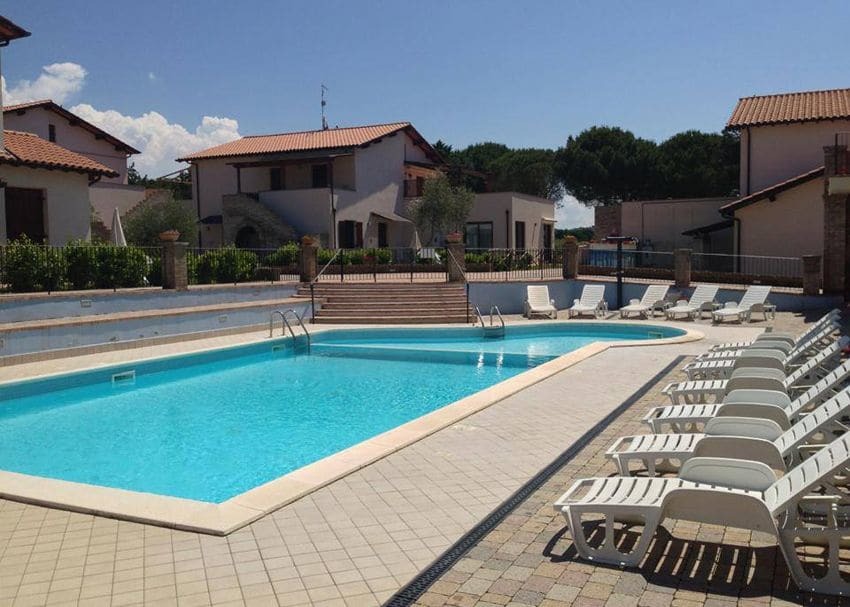 Borgo Valmarina Aparthotel Follonica Buitenkant foto
